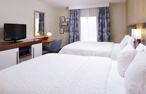 Wilmington Hotel | Hampton Inn & Suites Wilmington