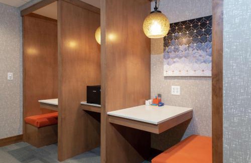 Xenia Hotel | Hampton Inn & Suites Xenia Dayton