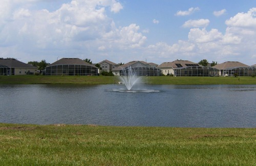 Davenport Villa | Hampton Lakes Luxury 4 Bed Villa, Games room, FREE Internet access, Lake View