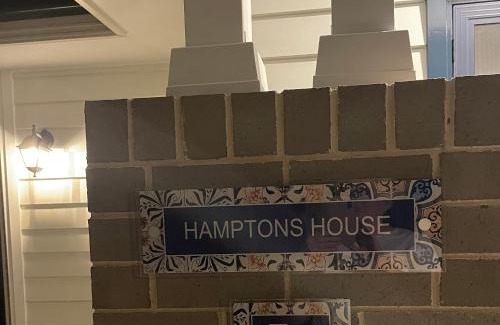 Central Mudgee House | Hamptons House Mudgee -Lux Stays