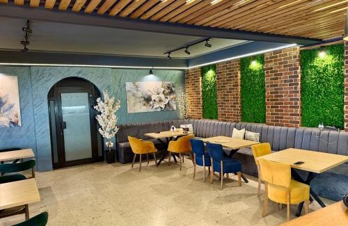 Skopje Hotel | Han Hotel and Lounge Connect- Chair
