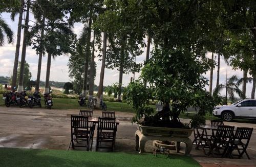 Quang Ngai Hotel | Hana Riverside Villa