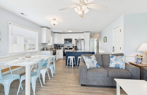 Holden Beach House | Hangin' at Holden: Ocean View, Pet-Friendly, 3BR/3BA Beach Home Steps from Sand