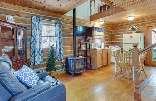 Taswell Cabin | Hansel & Gretel Cabin at White Oaks Cabins