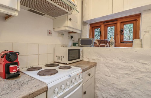 Redbrook Cottage | HAPPY COW, pet friendly, with open fire in Symonds Yat
