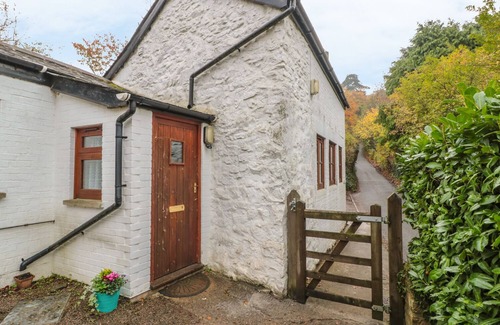 Redbrook Cottage | HAPPY COW, pet friendly, with open fire in Symonds Yat