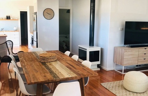 Rosebud House | Happy Ground Rosebud - Quiet Street - Only 800 metres from beach!