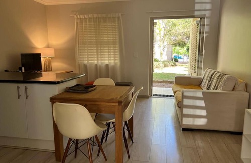 Rondebosch Apartment | Happy Home Rondebosch