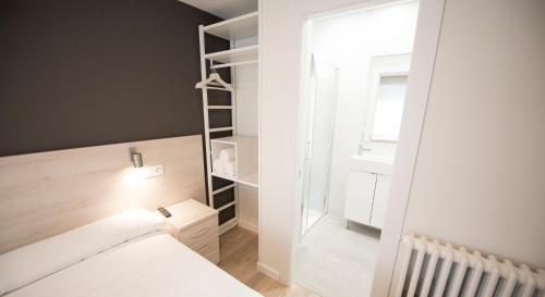 Burgos Hotel | Happy Hostal Carrales