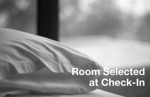 District 7 Hotel | Happy Life Hotel District 7 Gần SECC