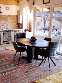Campulung Moldovenesc House | HAPPY LITTLE FARM