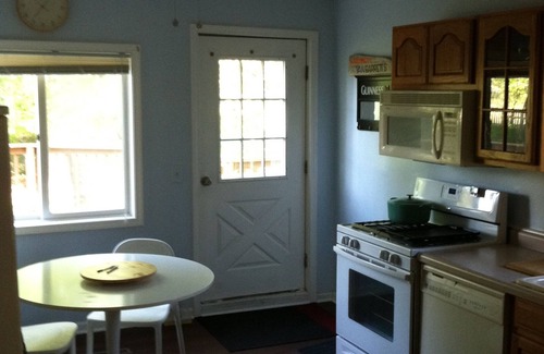 Grand Haven Cottage | Harbor Hill Cottage 2BR-1BA