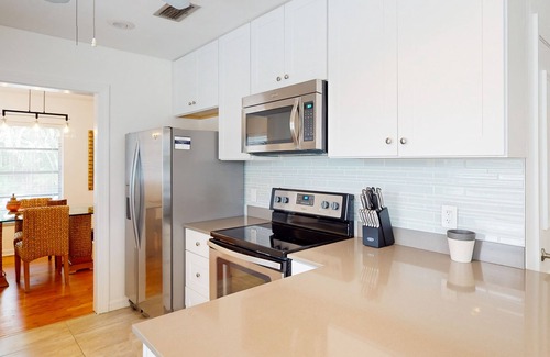 Harbor Hills House | Harbor Hills Beauty | Updated house near water with fireplace, boat access, W/D