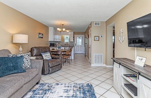 Gulf Shores Condo | Harbor House #16 Sleeps 6 Gulf Front Complex