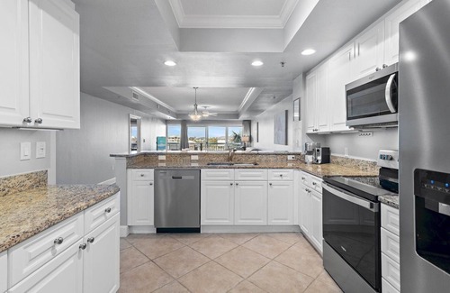 Holiday Isle Condo | Harbor Landing 104B harbor views sleeps 6 close to beach