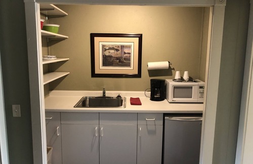 Bayfield Hotel | Harbor's Edge Motel