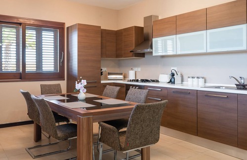 Ghajnsielem Apartment | Harbour Views Holiday Home
