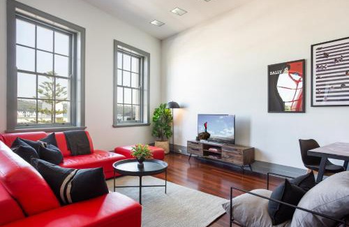 Manly Apartment | Harbourfront 3 Bed 2 Bath Opposite Manly Wharf With Harbour Views