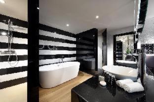 Costa Adeje Hotel | Hard Rock Hotel Tenerife