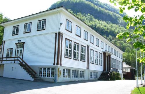 Lofthus Hostel | Hardanger Hostel B&B