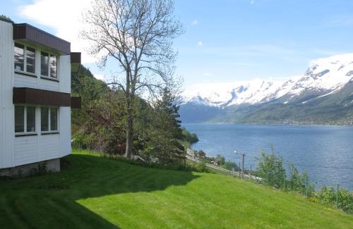 Lofthus Hostel | Hardanger Hostel B&B