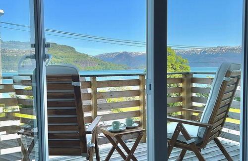 Oystese House | Hardangerfjord hideaway - luxury heritage home near Norheimsund, Kvam