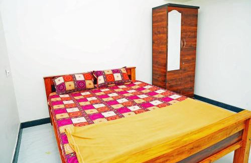 Huliyarahalli Hotel | Hari Chitta Comforts