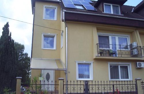 Sostogyogyfurdo Apartment | Harmatcsepp Apartmanház