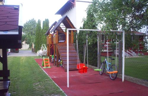 Sostogyogyfurdo Apartment | Harmatcsepp Apartmanház