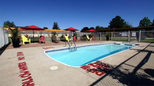 Goderich Hotel | Harmony Inn