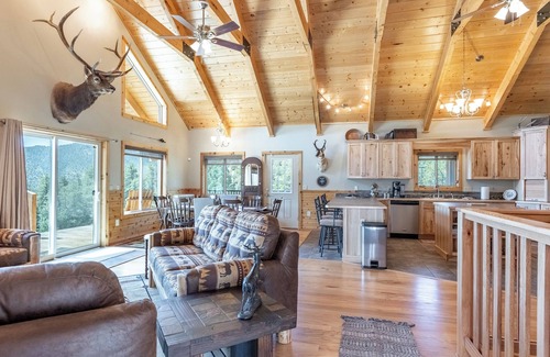 Villa Grove House | Harrison Hill- Basecamp For Outdoor Adventures!