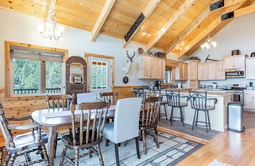 Villa Grove House | Harrison Hill- Basecamp For Outdoor Adventures!