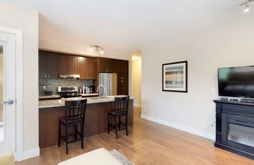 Harrison Hot Springs House | Harrison Lake View Suites - Two Bedroom Grand Suite 3