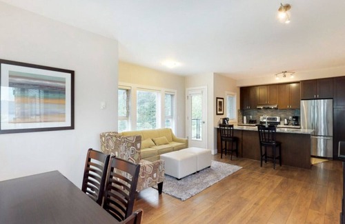 Harrison Hot Springs House | Harrison Lake View Suites - Two Bedroom Grand Suite 3