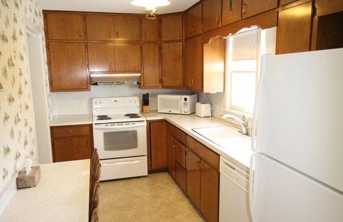 South Haven House | Harry's House - Just 3 blocks from Lake Michigan!