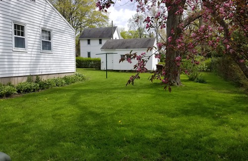 South Haven House | Harry's House - Just 3 blocks from Lake Michigan!
