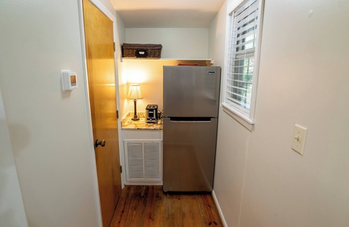 Nacogdoches Cabin | Harts Landing - A cozy forest getaway for friends & family at Stag Leap Cabins!