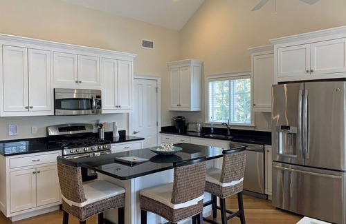 Harwich Port Condo | Harwichport Center Condo, Walk to Beach! (1585)