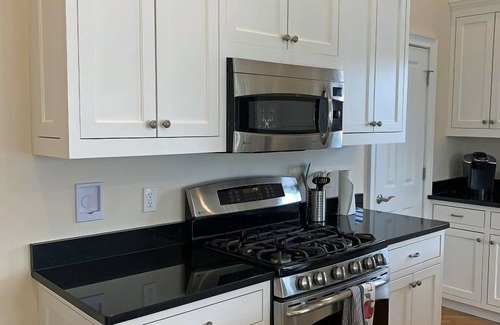 Harwich Port Condo | Harwichport Center Condo, Walk to Beach! (1585)