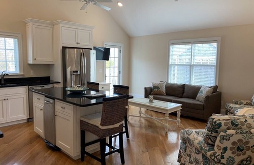 Harwich Port Condo | Harwichport Center Condo, Walk to Beach! (1585)
