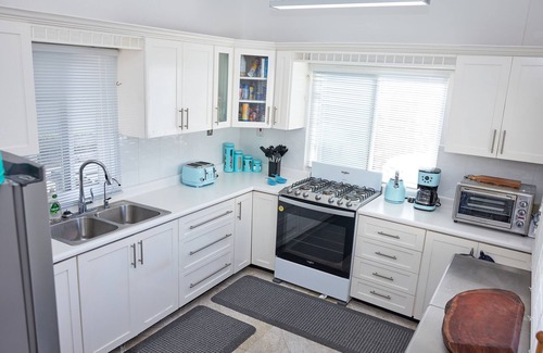 Silver Sands House | Hastings Place - Sun, Sea and All the comforts of home.