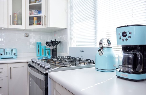 Silver Sands House | Hastings Place - Sun, Sea and All the comforts of home.