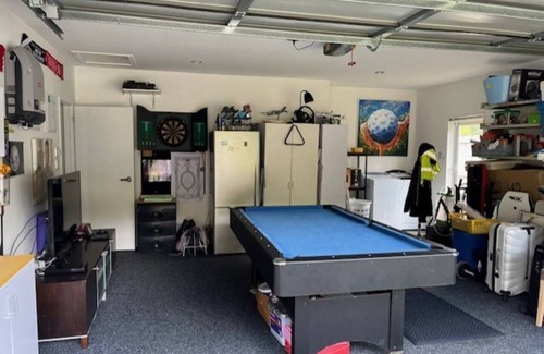 Hatfields Beach House | Hatfield Hideaway (next to Orewa beach)