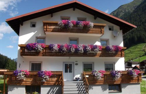 Sankt Leonhard im Pitztal Apartment | Haus Alpenrose Pitztal-Sommercard-Partner