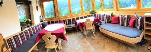 Wenns House | Haus Hochzeigerblick