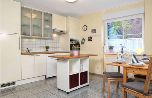 Kaltenhof House | Haus Leuchtturm - vacation in a peaceful location in Kaltenhof.