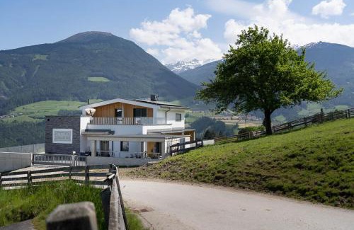 Schoenberg im Stubaital Apartment | Haus Nordketten Blick