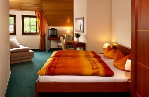 Hesborn Hotel | Haus zur Sonne Sauerland