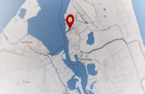Peenemuende Boat Rental | Hausboot Chalet am Meer - LP8