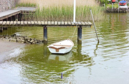 Schleswig Boat Rental | Hausboot Fjord Aries mit Dachterrasse in Schleswig
